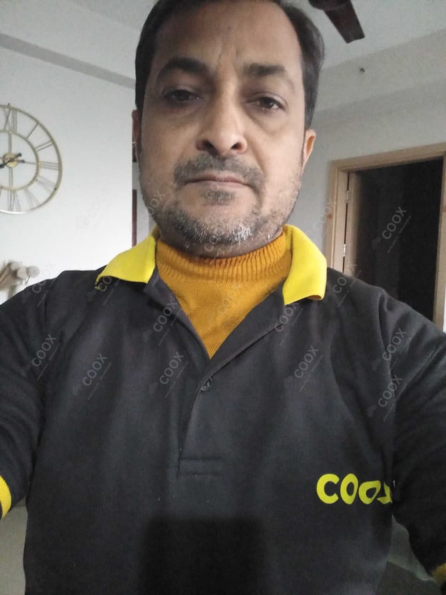 Chef from COOX at bookings. Professional cooks chefs at home