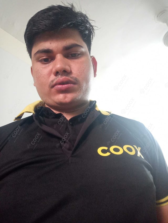 Chef from COOX at bookings. Professional cooks chefs at home