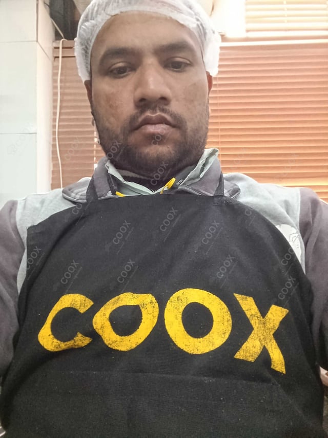 Chef from COOX at bookings. Professional cooks chefs at home