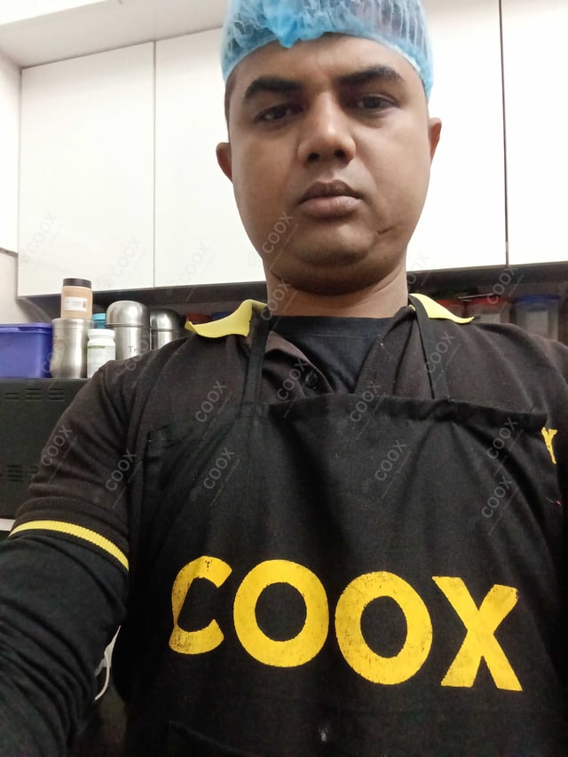 Chef from COOX at bookings. Professional cooks chefs at home