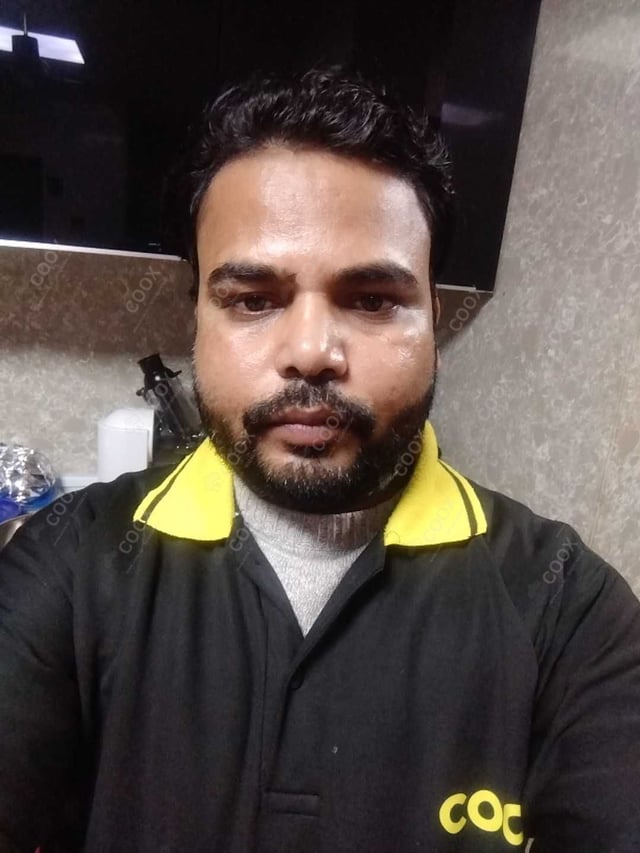 Chef from COOX at bookings. Professional cooks chefs at home