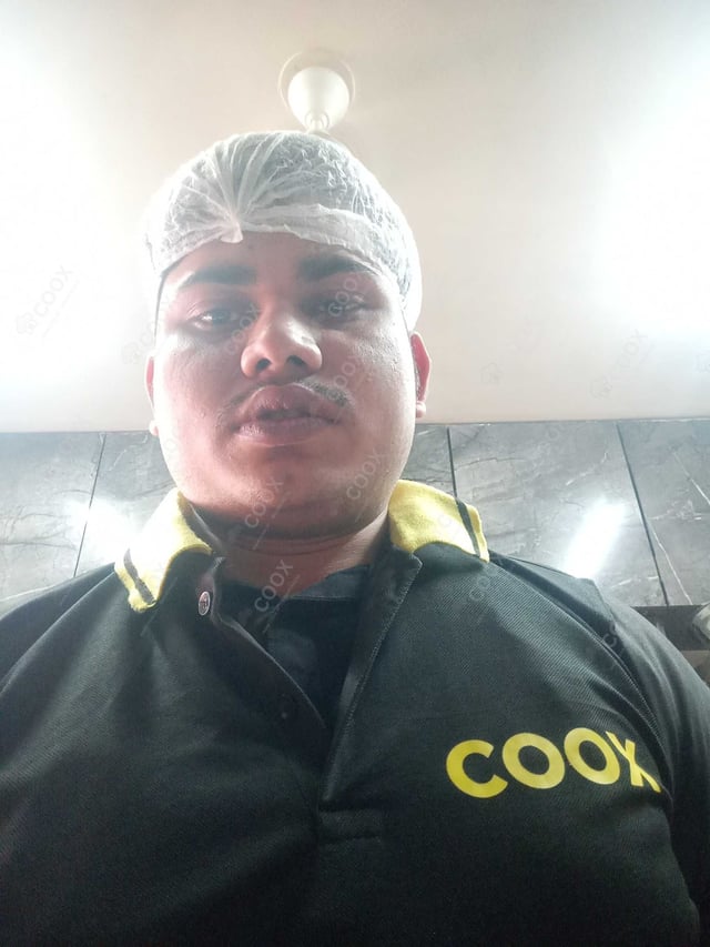 Chef from COOX at bookings. Professional cooks chefs at home