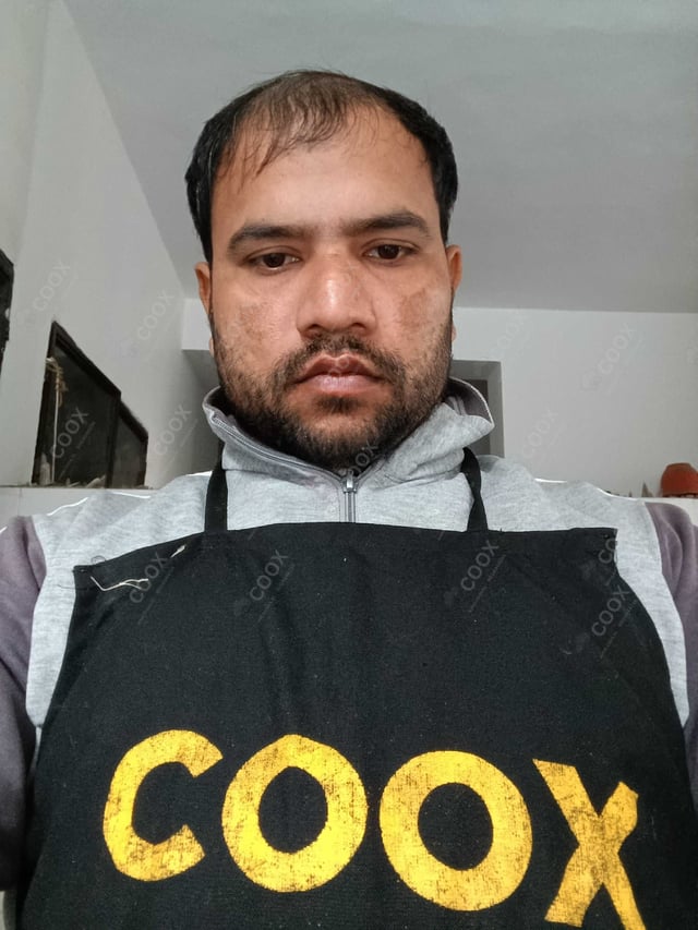 Chef from COOX at bookings. Professional cooks chefs at home