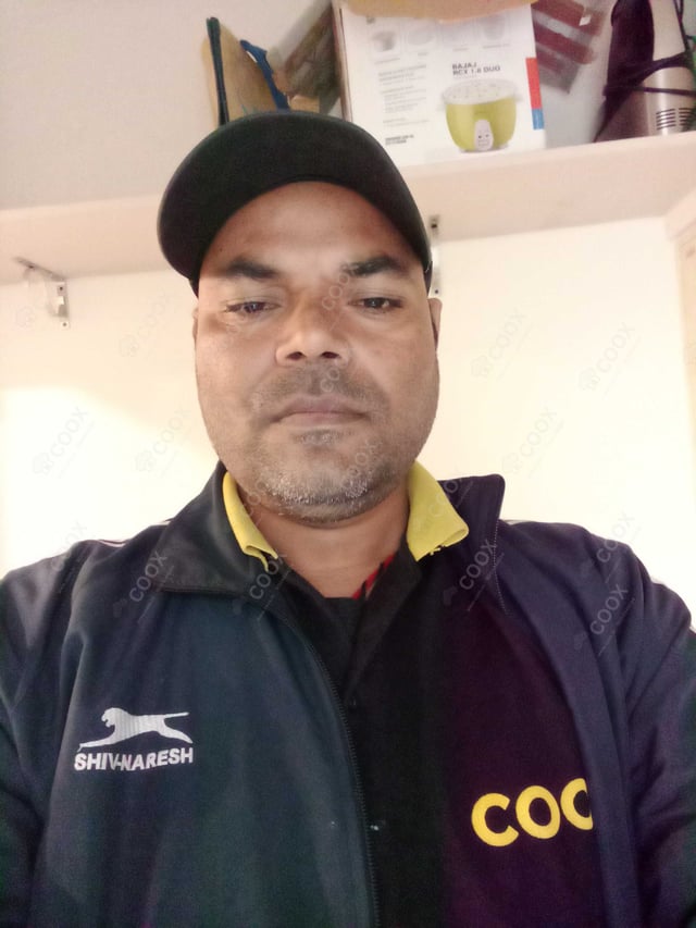 Chef from COOX at bookings. Professional cooks chefs at home