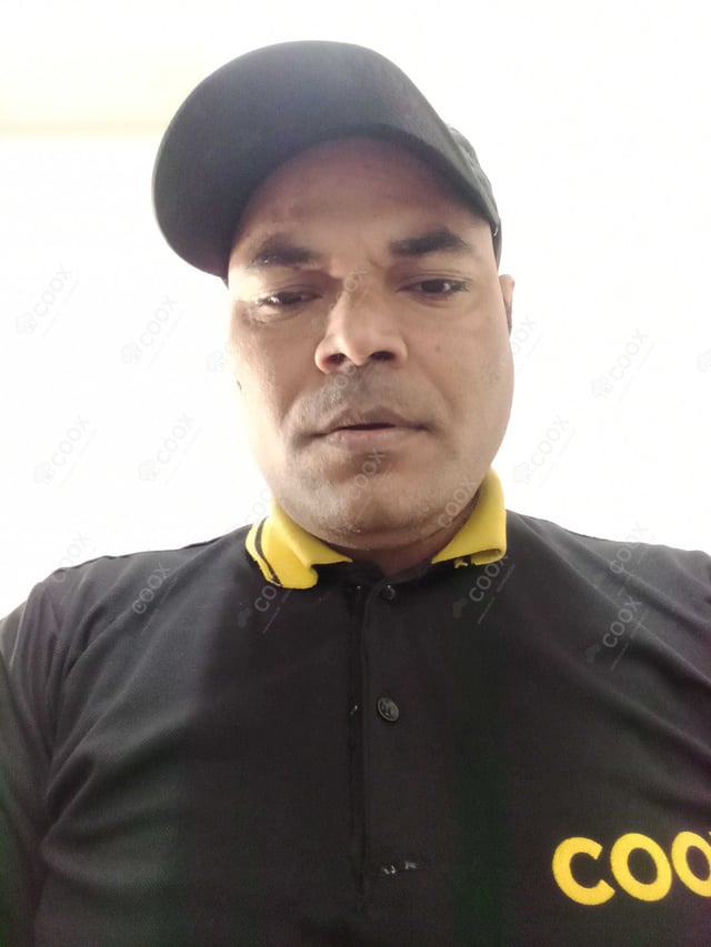 Chef from COOX at bookings. Professional cooks chefs at home