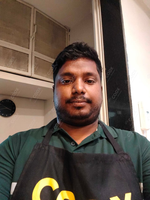 Chef from COOX at bookings. Professional cooks chefs at home