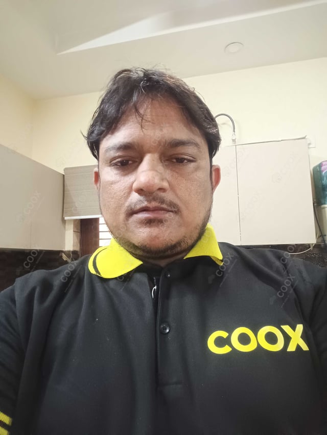 Chef from COOX at bookings. Professional cooks chefs at home