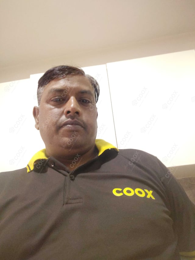 Chef from COOX at bookings. Professional cooks chefs at home