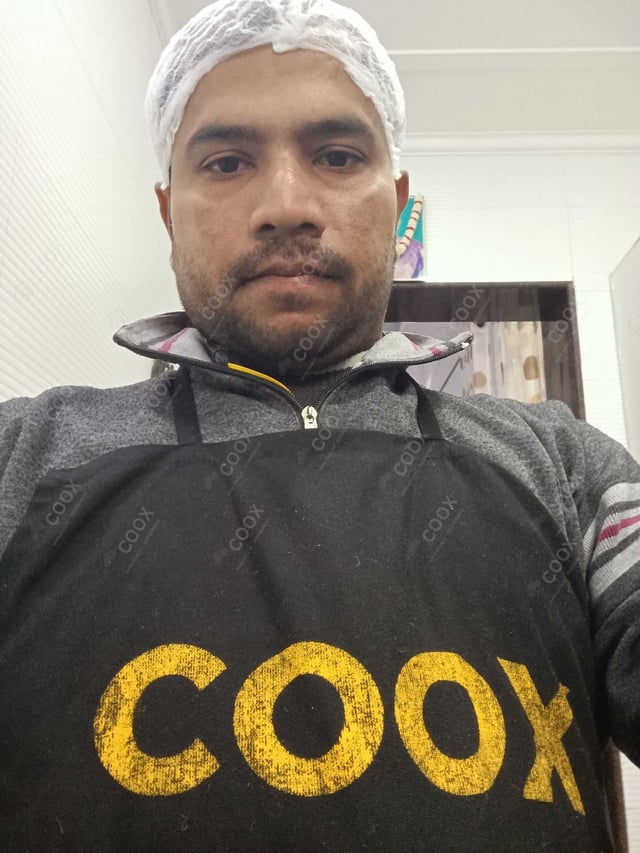 Chef from COOX at bookings. Professional cooks chefs at home