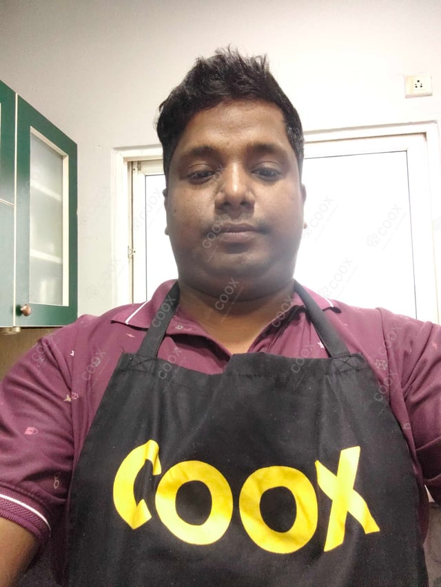 Chef from COOX at bookings. Professional cooks chefs at home