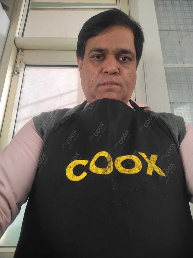 Chef from COOX at bookings. Professional cooks chefs at home