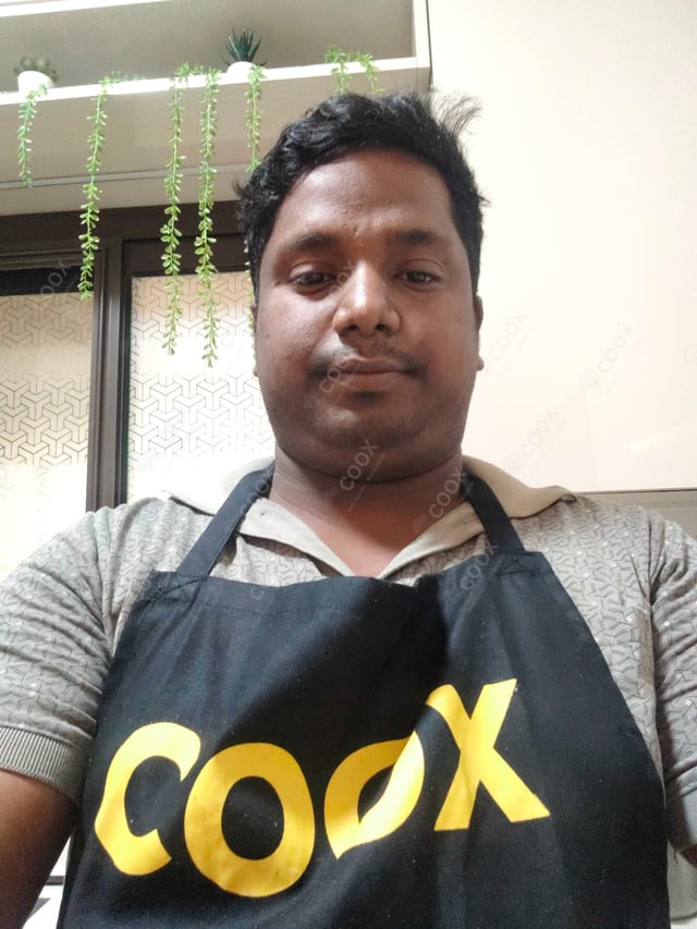 Chef from COOX at bookings. Professional cooks chefs at home