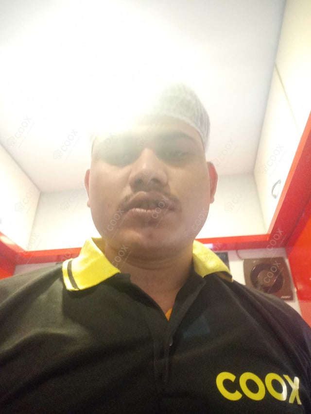 Chef from COOX at bookings. Professional cooks chefs at home