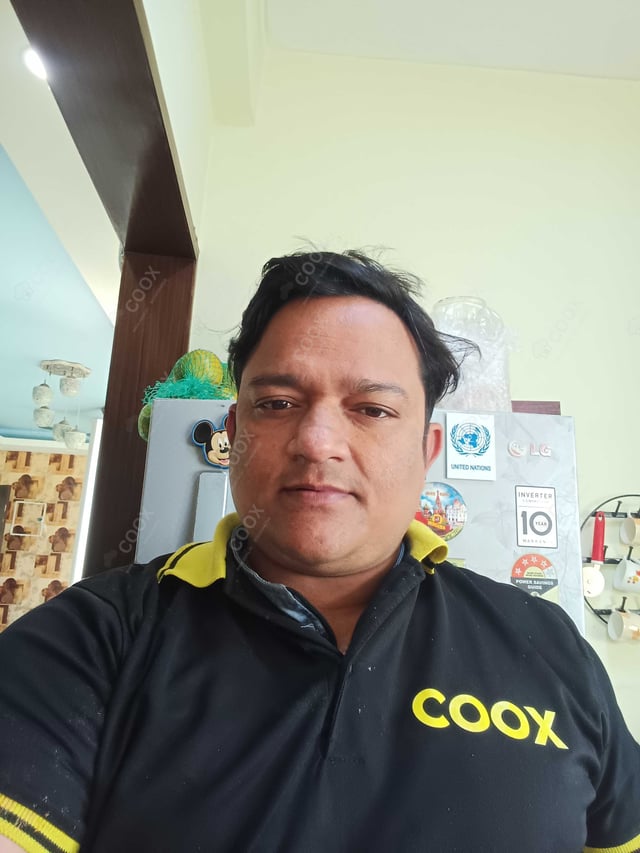 Chef from COOX at bookings. Professional cooks chefs at home