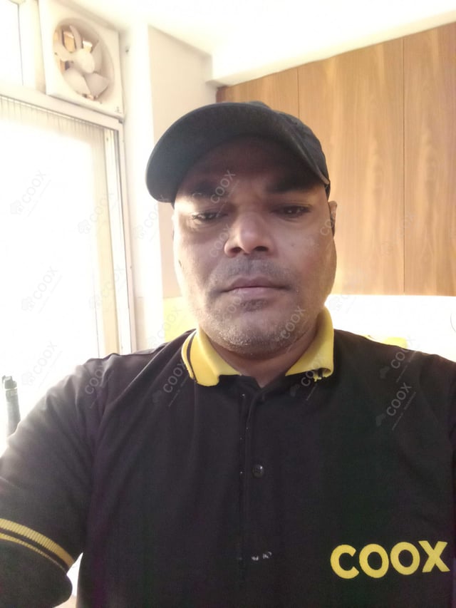 Chef from COOX at bookings. Professional cooks chefs at home