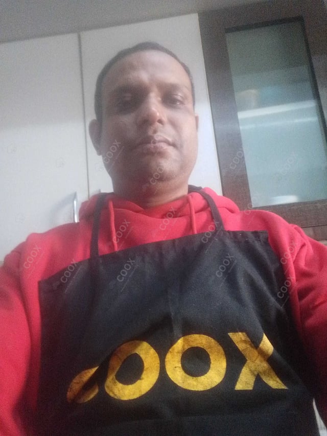Chef from COOX at bookings. Professional cooks chefs at home