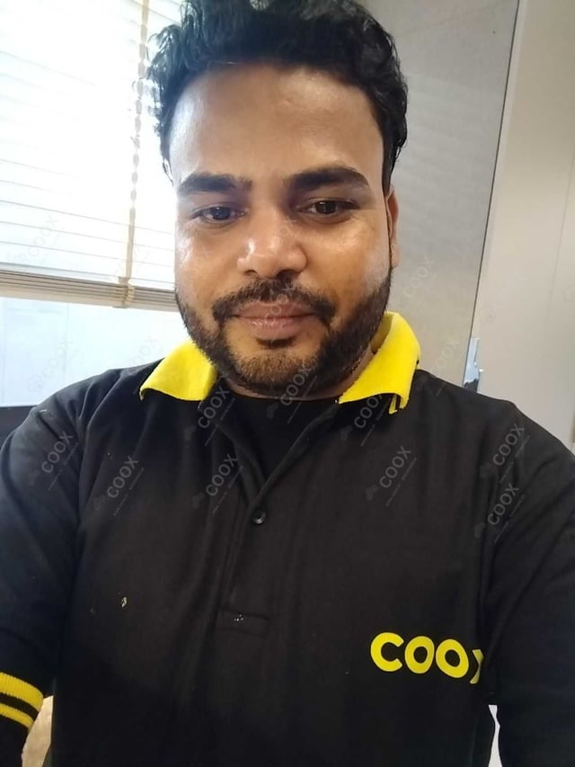 Chef from COOX at bookings. Professional cooks chefs at home