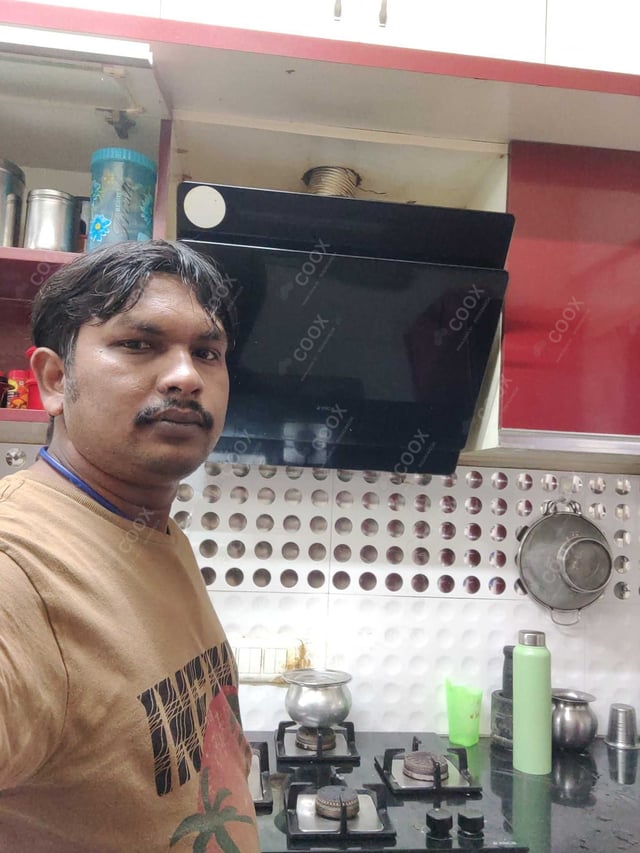 Chef from COOX at bookings. Professional cooks chefs at home