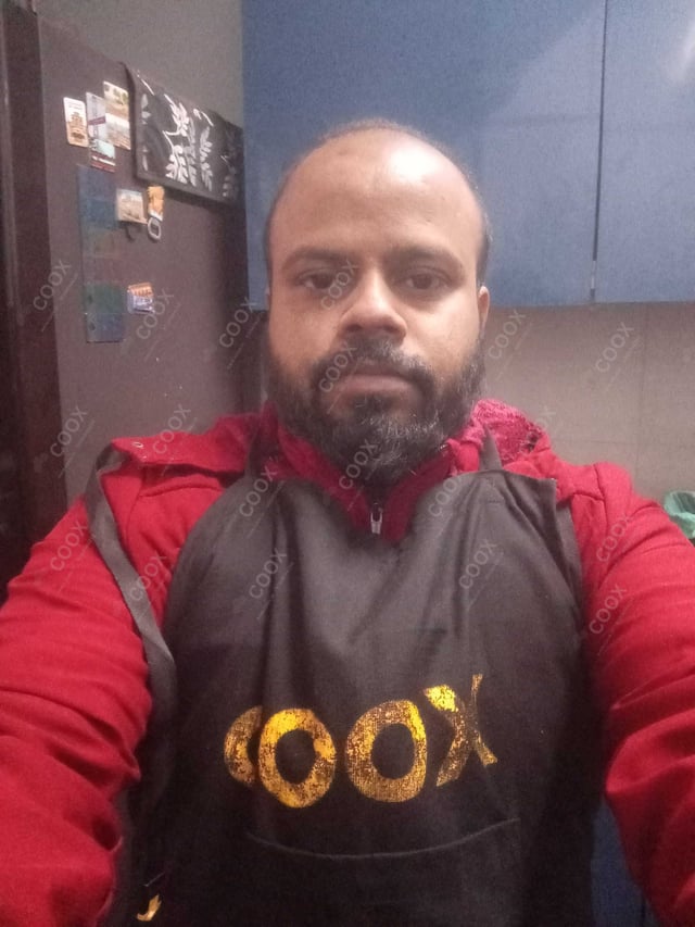 Chef from COOX at bookings. Professional cooks chefs at home