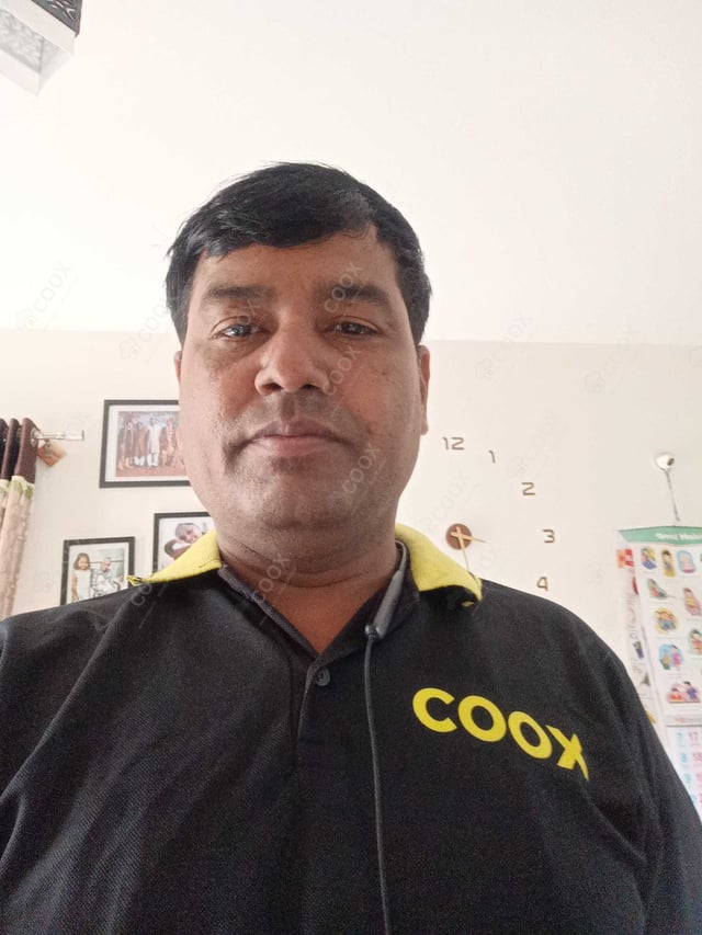 Chef from COOX at bookings. Professional cooks chefs at home