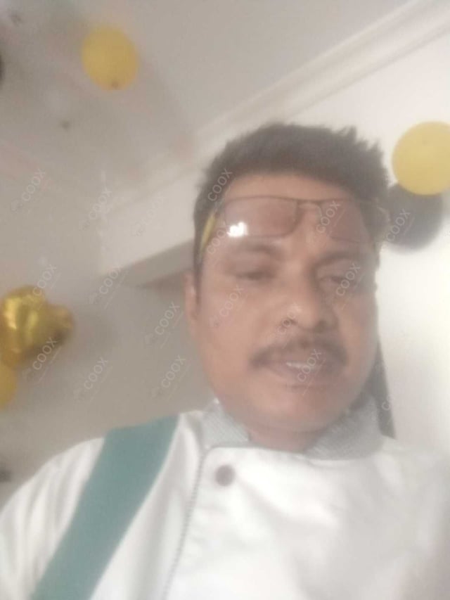 Chef from COOX at bookings. Professional cooks chefs at home