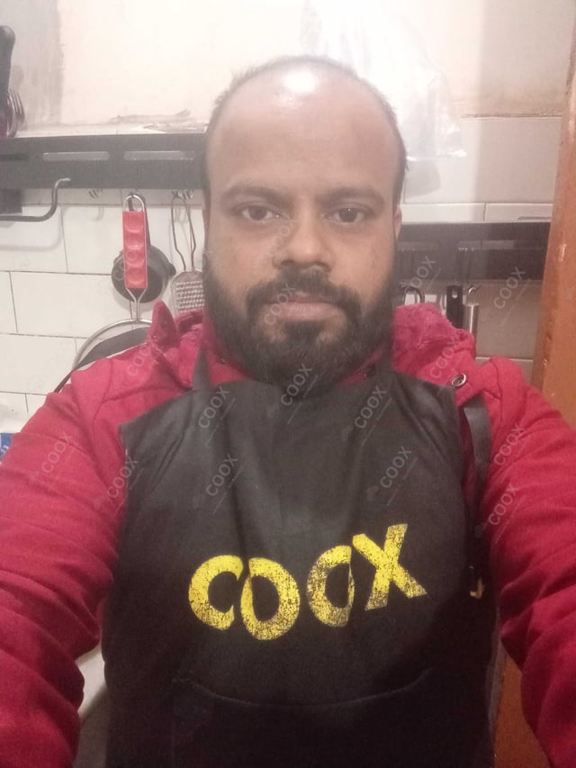 Chef from COOX at bookings. Professional cooks chefs at home