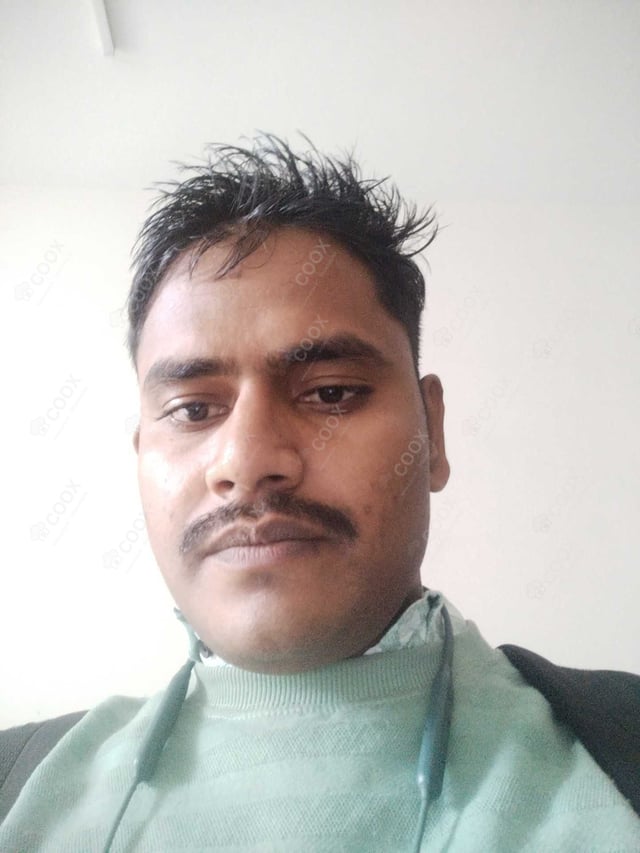Chef from COOX at bookings. Professional cooks chefs at home