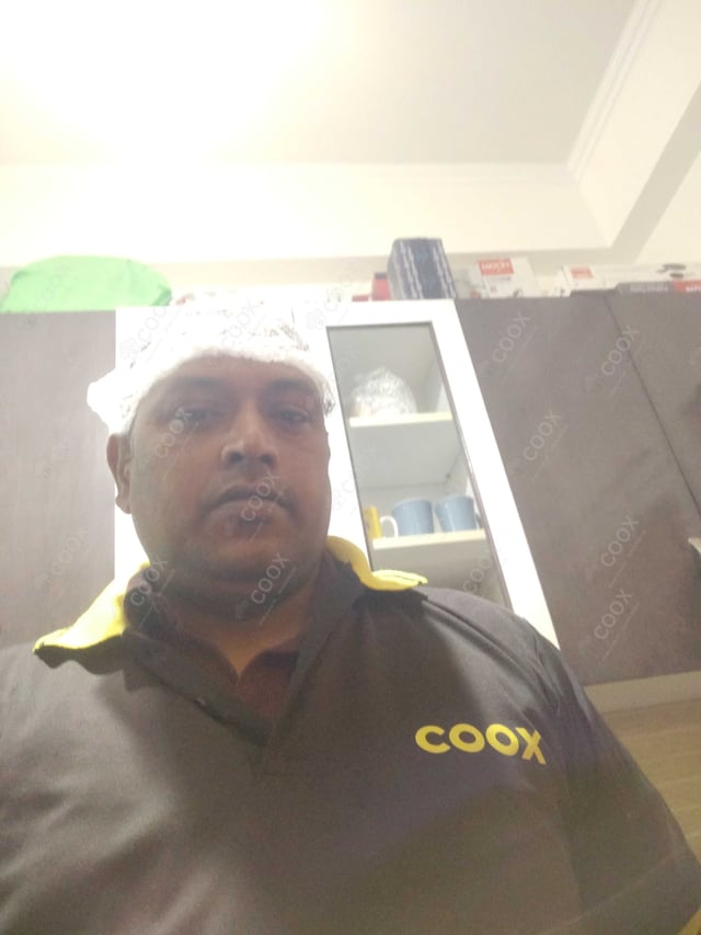 Chef from COOX at bookings. Professional cooks chefs at home