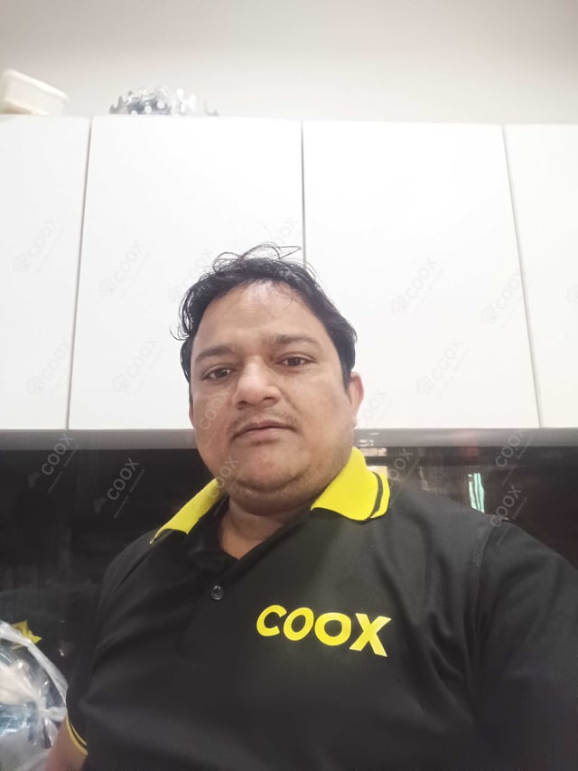 Chef from COOX at bookings. Professional cooks chefs at home