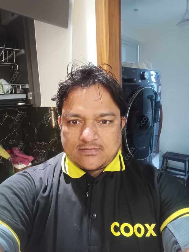 Chef from COOX at bookings. Professional cooks chefs at home