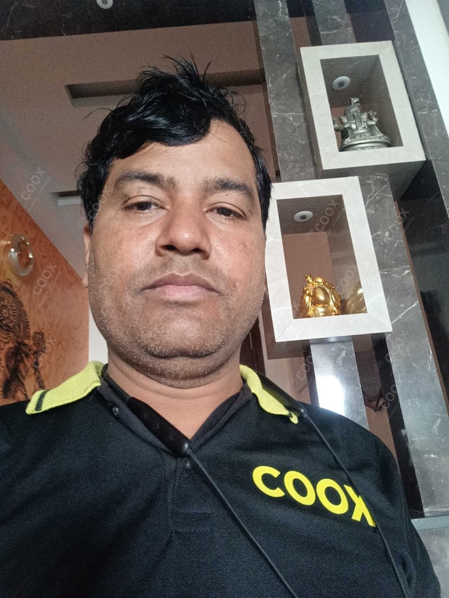 Chef from COOX at bookings. Professional cooks chefs at home