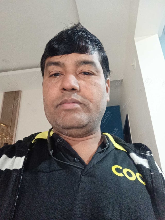 Chef from COOX at bookings. Professional cooks chefs at home