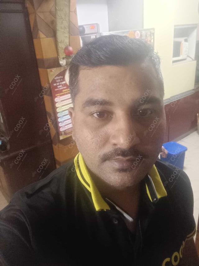 Chef from COOX at bookings. Professional cooks chefs at home