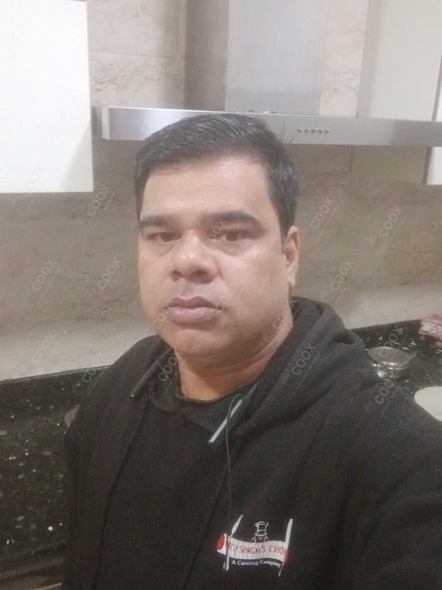Chef from COOX at bookings. Professional cooks chefs at home