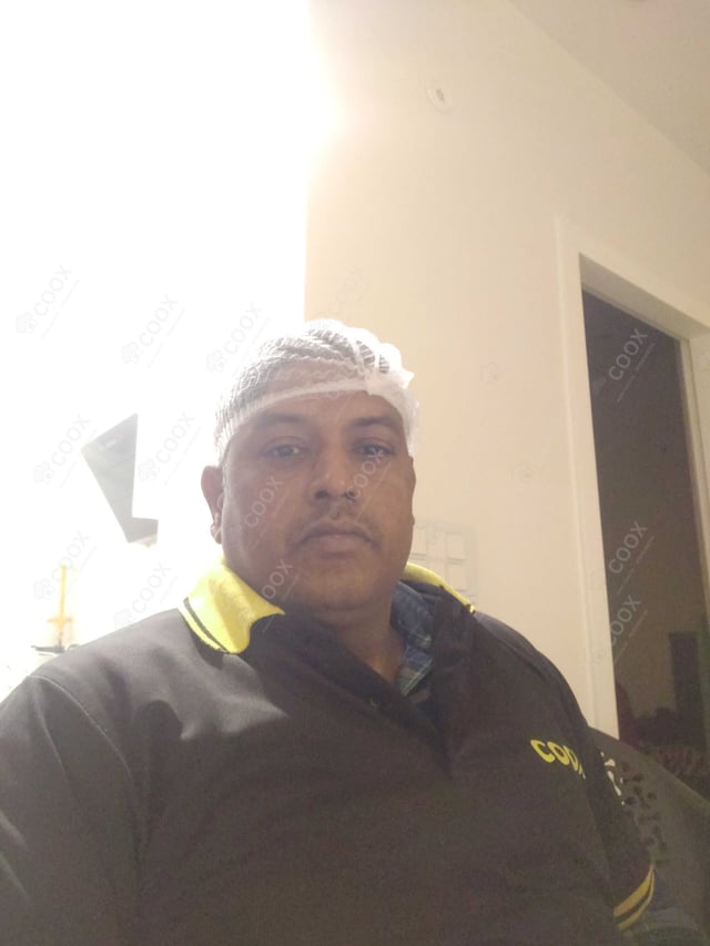 Chef from COOX at bookings. Professional cooks chefs at home