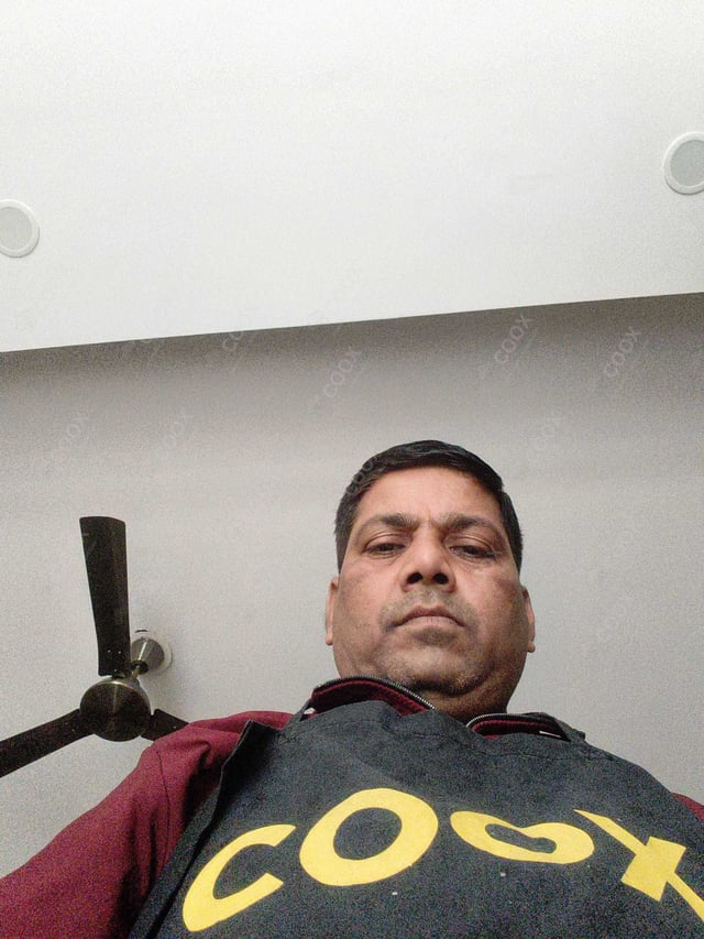 Chef from COOX at bookings. Professional cooks chefs at home