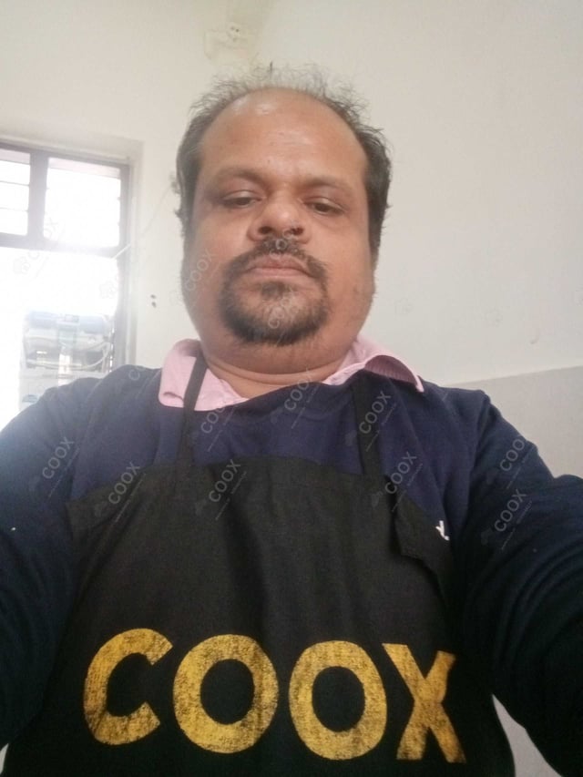 Chef from COOX at bookings. Professional cooks chefs at home