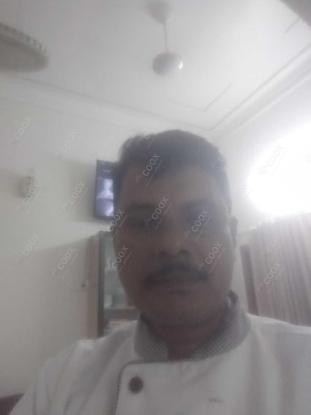 Chef from COOX at bookings. Professional cooks chefs at home