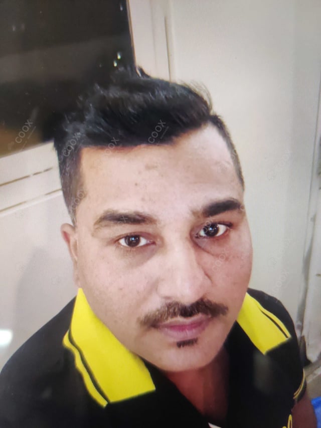 Chef from COOX at bookings. Professional cooks chefs at home