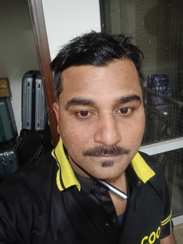 Chef from COOX at bookings. Professional cooks chefs at home