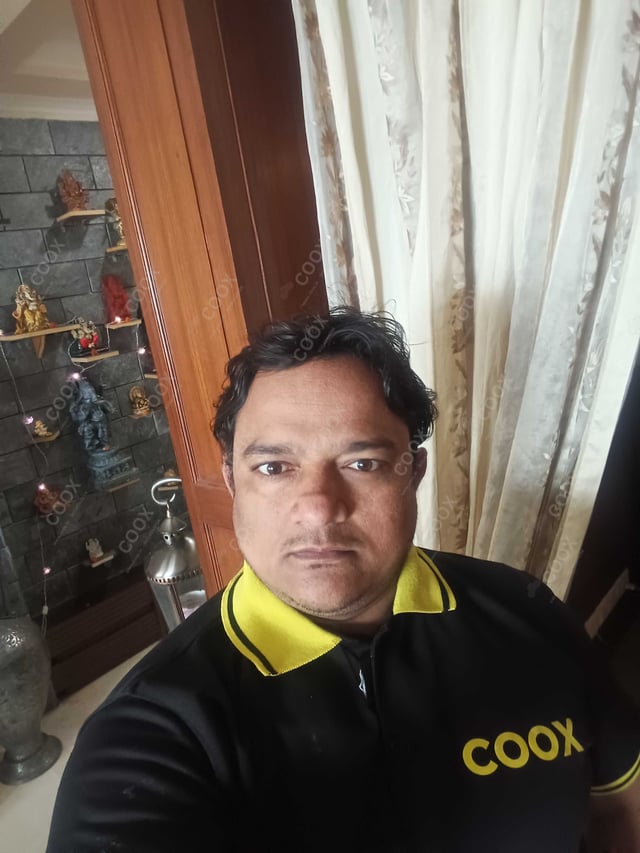 Chef from COOX at bookings. Professional cooks chefs at home