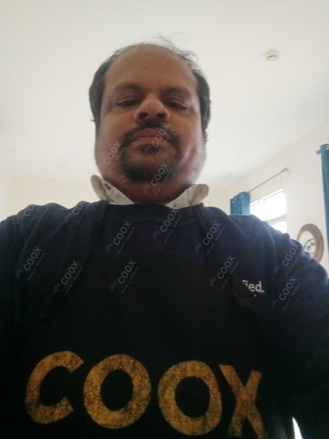 Chef from COOX at bookings. Professional cooks chefs at home