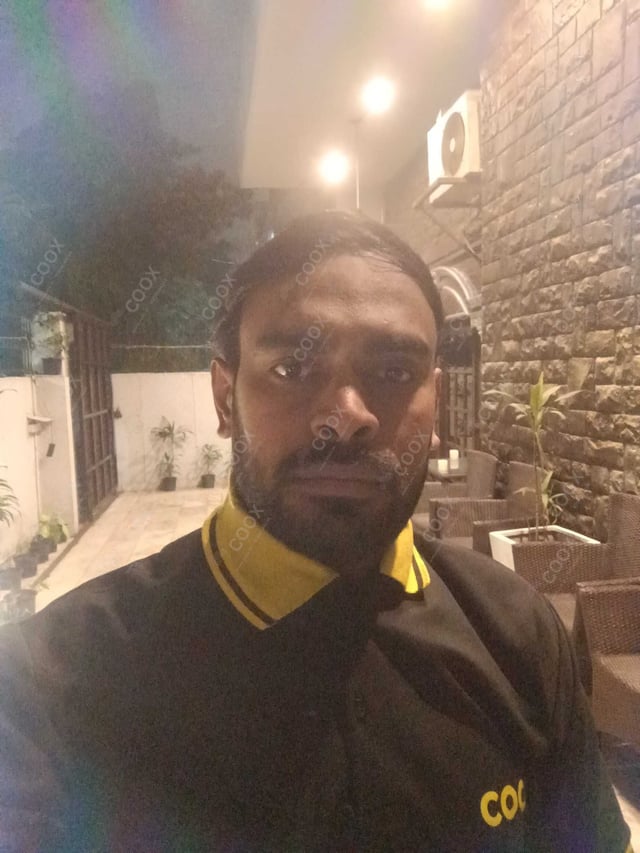 Chef from COOX at bookings. Professional cooks chefs at home