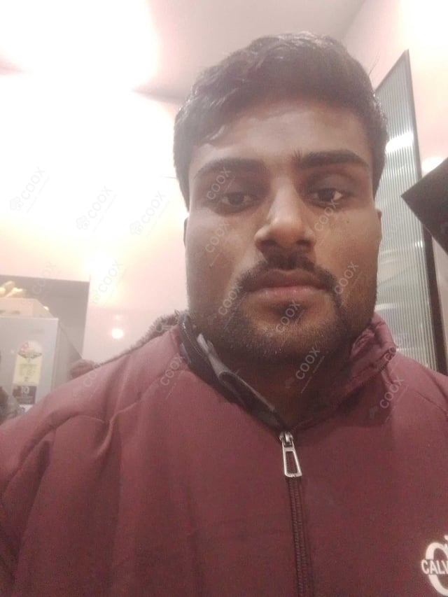 Chef from COOX at bookings. Professional cooks chefs at home
