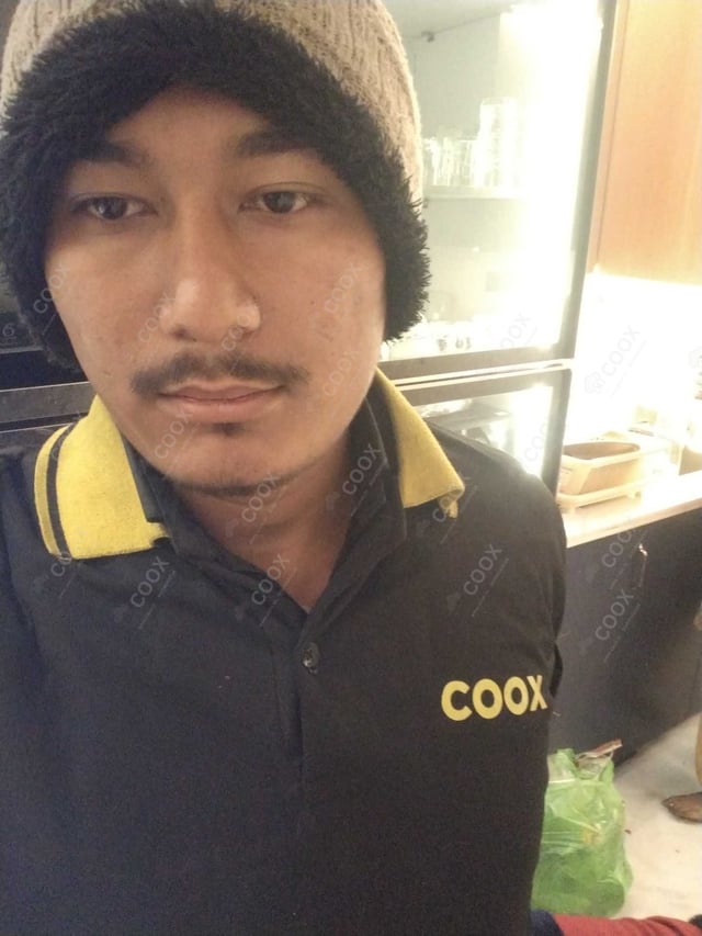 Chef from COOX at bookings. Professional cooks chefs at home