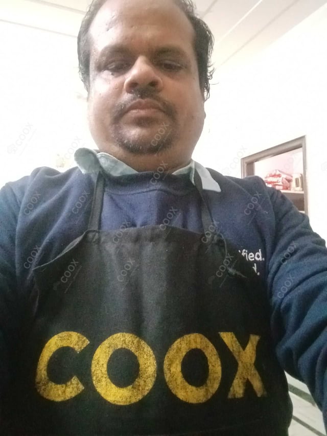 Chef from COOX at bookings. Professional cooks chefs at home