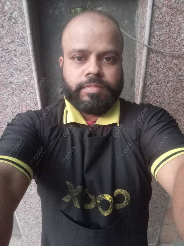 Chef from COOX at bookings. Professional cooks chefs at home