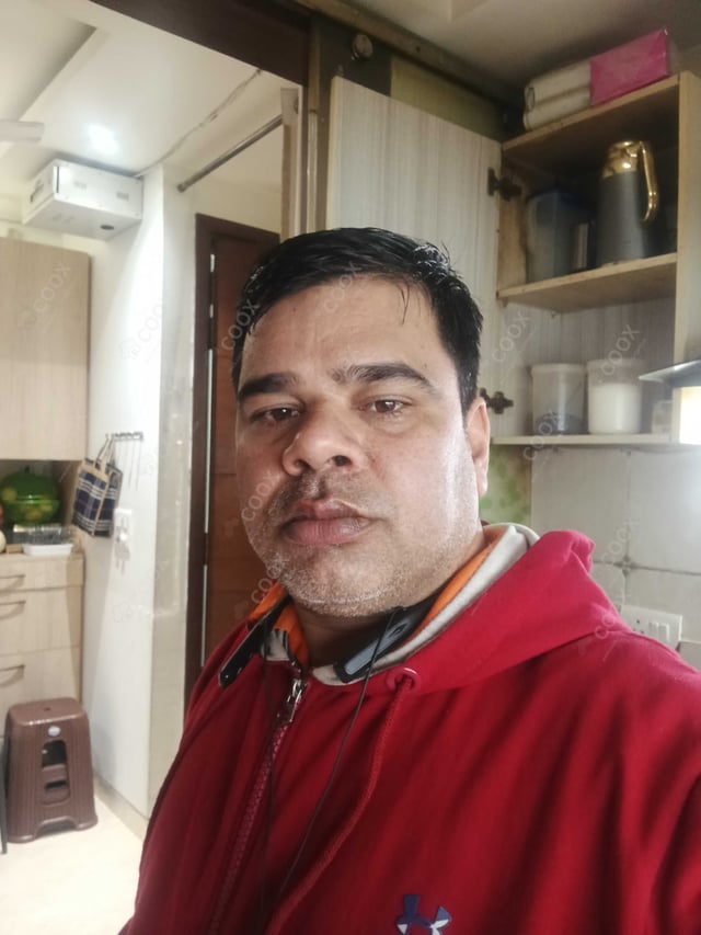 Chef from COOX at bookings. Professional cooks chefs at home