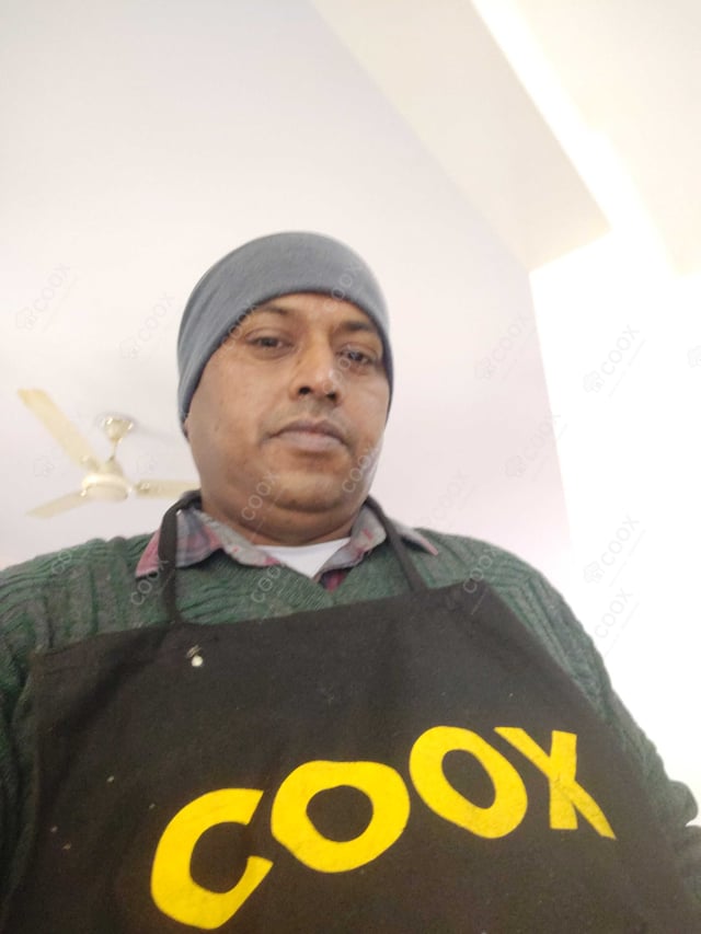 Chef from COOX at bookings. Professional cooks chefs at home