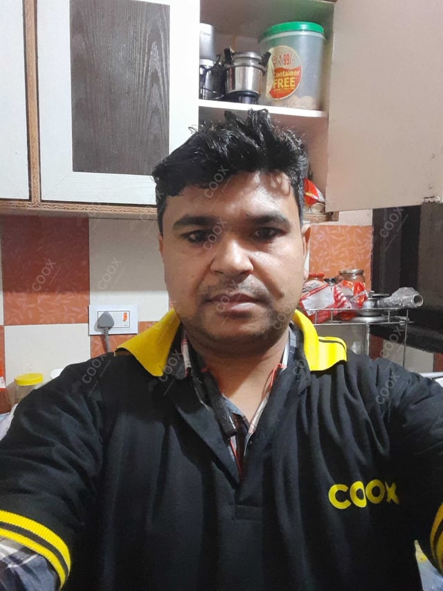 Chef from COOX at bookings. Professional cooks chefs at home